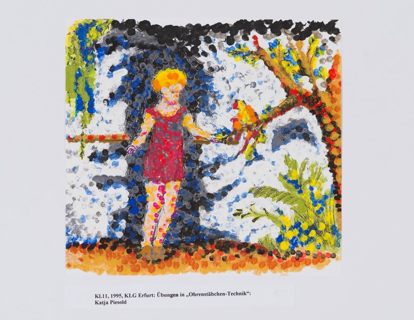 Archiv-Bild „Mädchen mit Vogel“