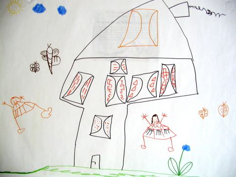 Archiv-Bild „Kinder vor dem Haus“